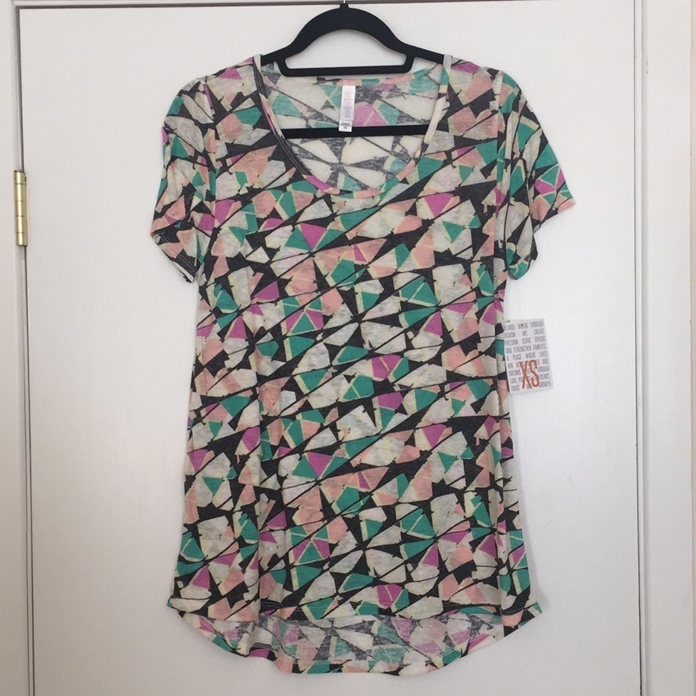 XS LuLaRoe Classic T Shirt‎ DD12 1408
